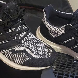 Adidas Primeblue - 7Y Black and White patterned